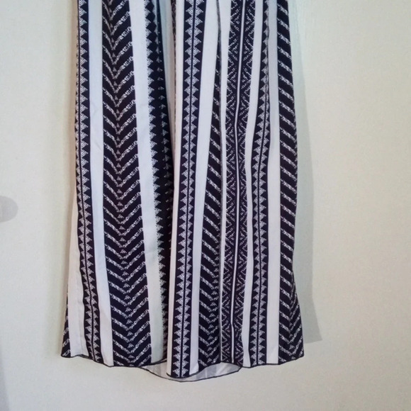 Shein Tribal print halter dress women's medium. - Picture 3 of 10